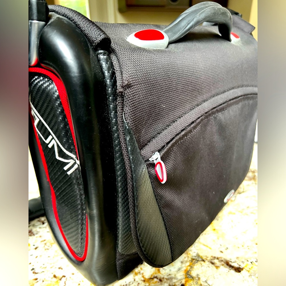 Tumi Tech men’s black shoulder bag